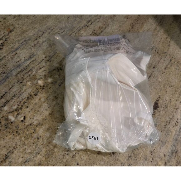 Lot of 2 New! Auden "The Daydream" Gesso White Underwire Bra. Size: 36DDD - Picture 11 of 11